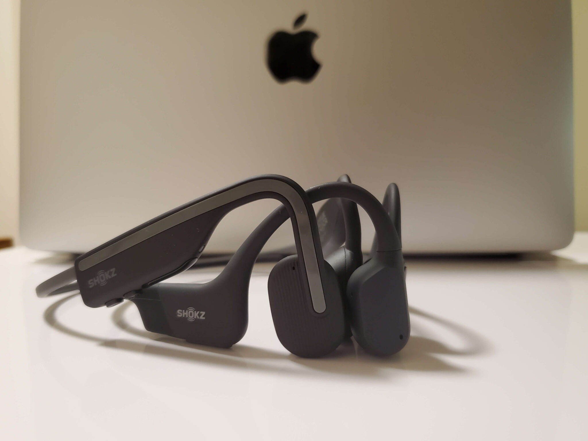 【徹底比較】Shokz OpenRun vs OpenMove！両方使って分かった！おすすめはどっち？ オーディブルNAVI